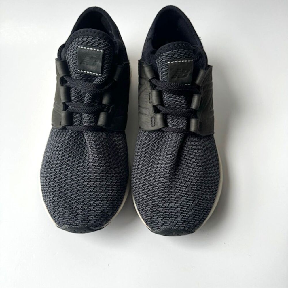 New Balance SZ 7.5 Black Women's Running Athletic Sneakers Shoes Minimalist